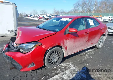 2017 Toyota Corolla Le из США, поврежденный, VIN 5YFBURHE8HP693550